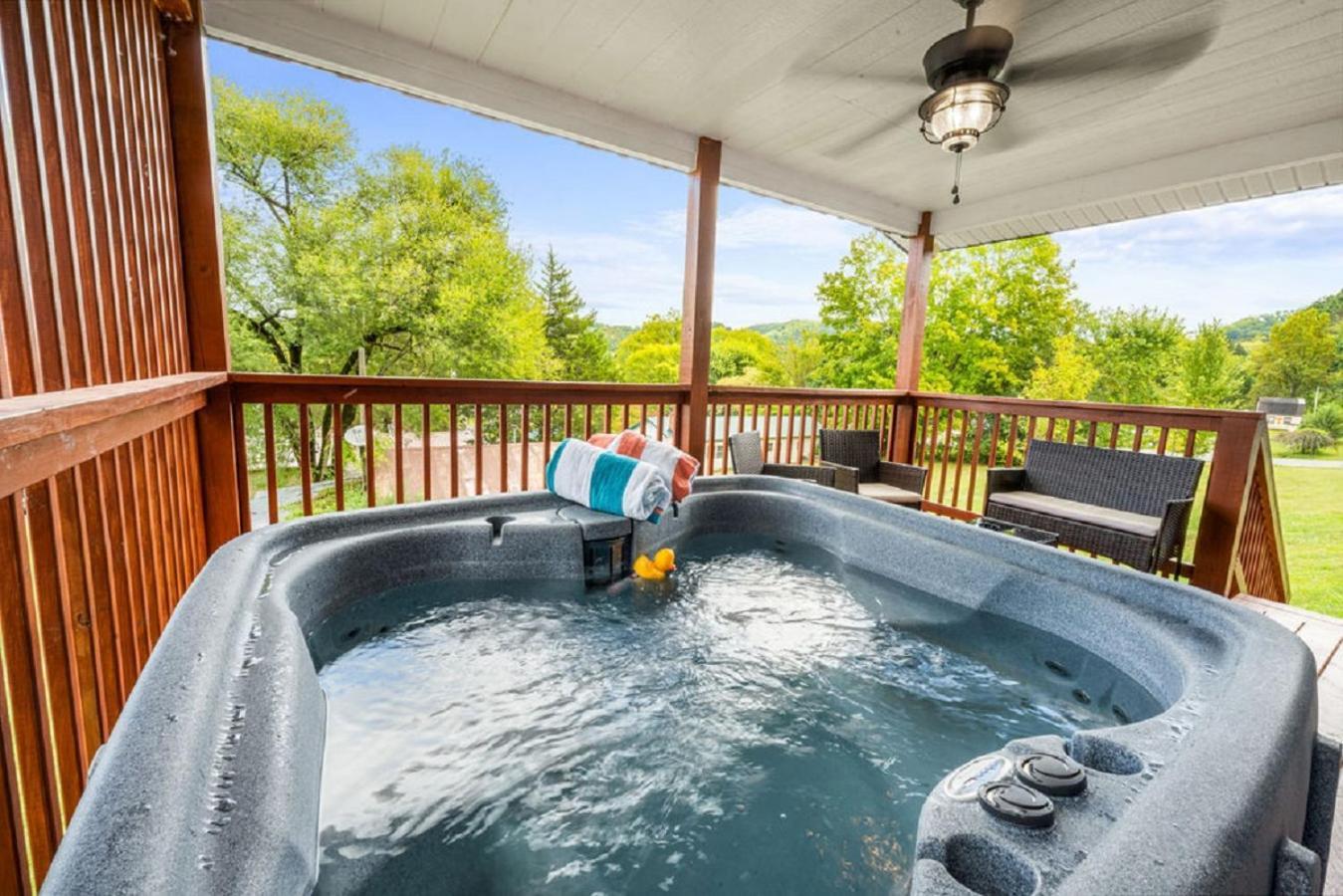 Brand New Tiny Cabin! A Bearly Adventure Sevierville Zewnętrze zdjęcie